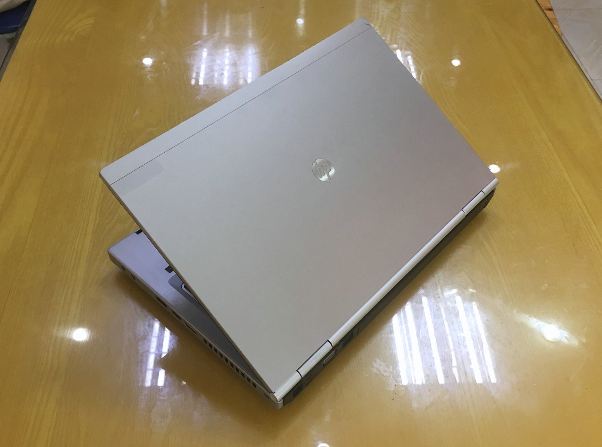 Laptop HP Elitbook 8460P i7-9.jpg